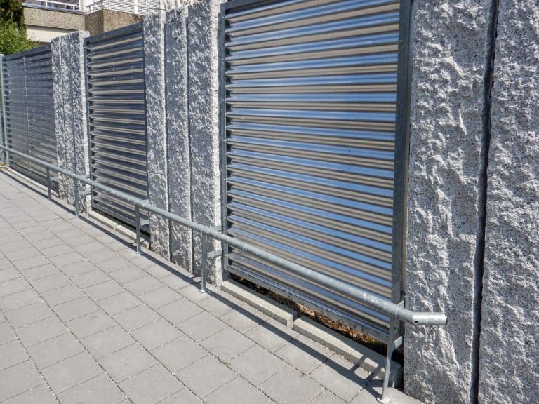 Materialdetail der Außenanlage in der Brühlstraße